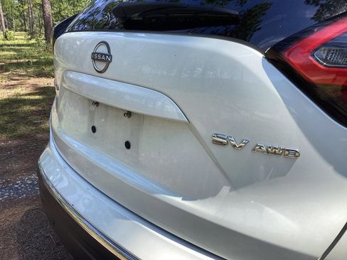 Used 2023 Nissan Murano SV image 9