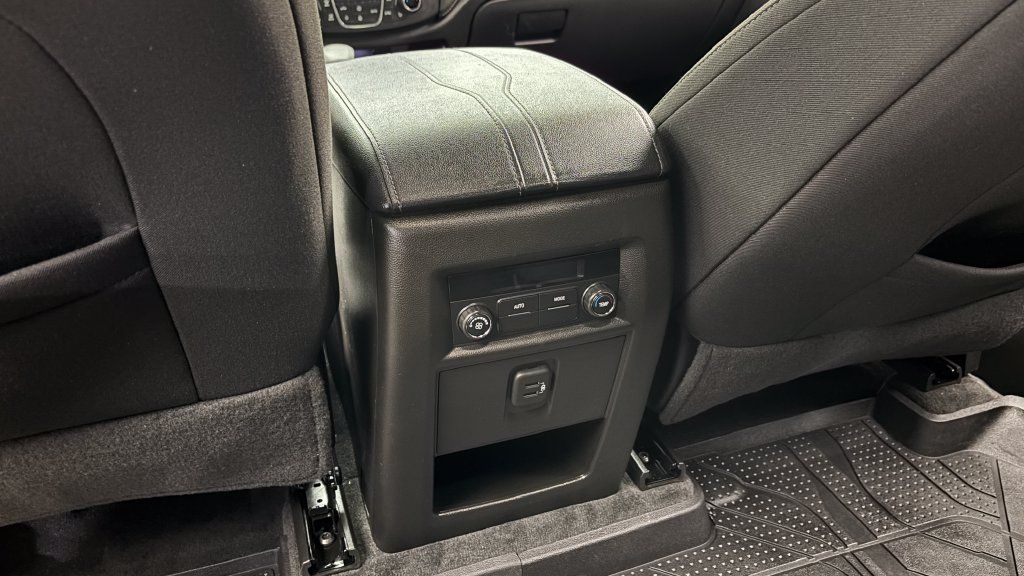 Used 2023 Chevrolet Traverse LT w/ LPO, Floor Liner Package AWD/4WD image 31