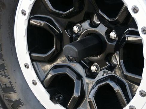 Used 2023 Ford Bronco Badlands w/ Sasquatch Package image 12