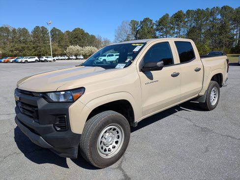Used 2023 Chevrolet Colorado W/T image 2