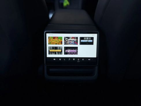 Used 2025 Tesla Model 3 Performance image 32