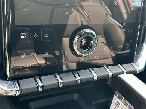 New 2025 GMC Acadia Elevation image 12