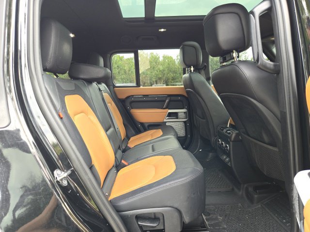 Used 2024 Land Rover Defender 130 X-Dynamic SE AWD/4WD image 11