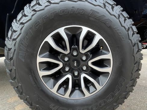 Used 2014 Ford F150 Raptor w/ Equipment Group 801A Luxury image 14