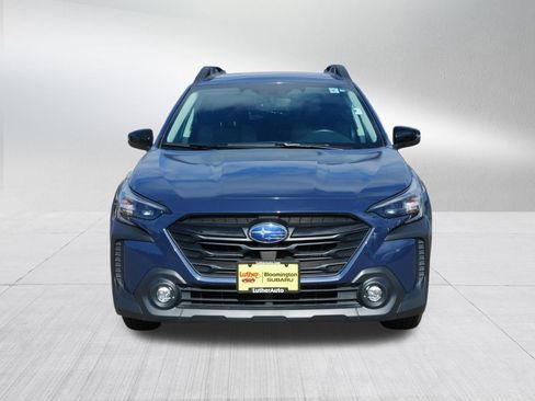 Certified 2025 Subaru Outback Onyx Edition AWD/4WD image 2