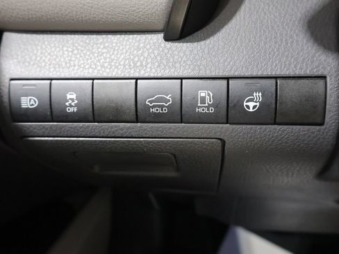 Used 2022 Toyota Camry XLE w/ Cold Weather Package FWD image 31