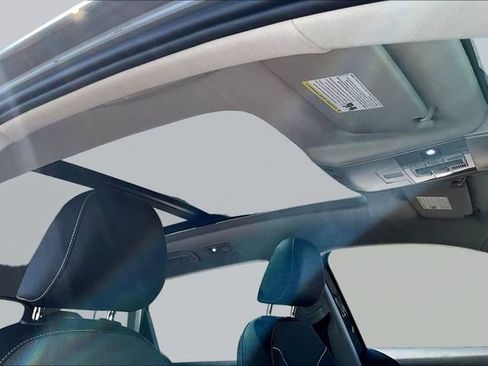 Certified 2023 Volkswagen Taos SE w/ Panoramic Sunroof Package FWD image 29