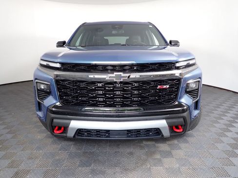 Used 2025 Chevrolet Traverse Z71 w/ Driver Confidence Package AWD/4WD image 11