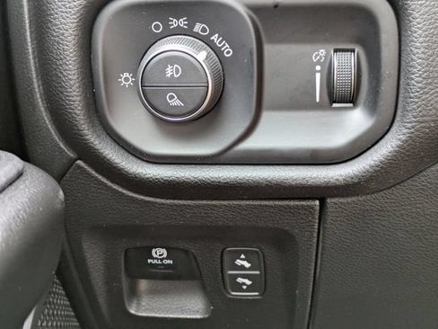 Used 2025 RAM 1500 Big Horn RWD image 17