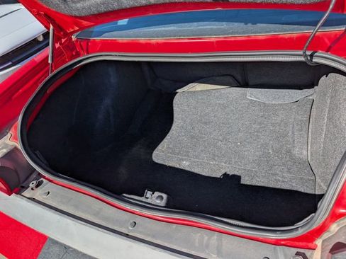 Used 2014 Dodge Challenger SXT image 13