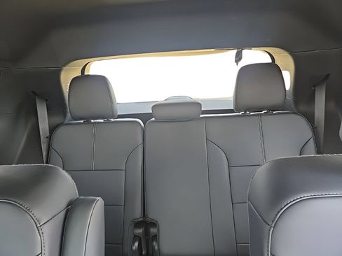 Used 2026 GMC Acadia Elevation w/ Elevation Premium Package AWD/4WD image 29