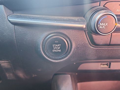 Used 2021 MAZDA MAZDA3 s image 19