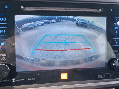 Used 2018 Toyota Tacoma TRD Sport image 28