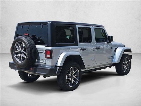 Used 2024 Jeep Wrangler Unlimited AWD/4WD image 5