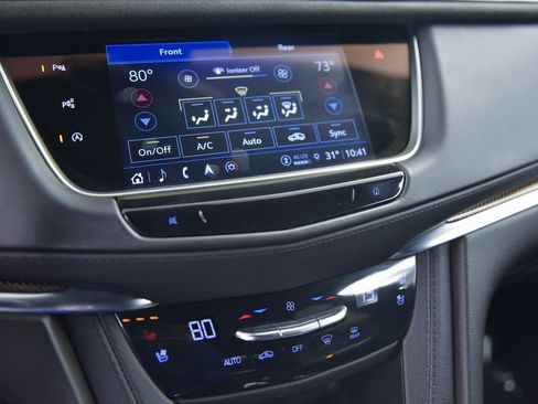 Certified 2023 Cadillac XT5 Sportv w/ Platinum Package image 22