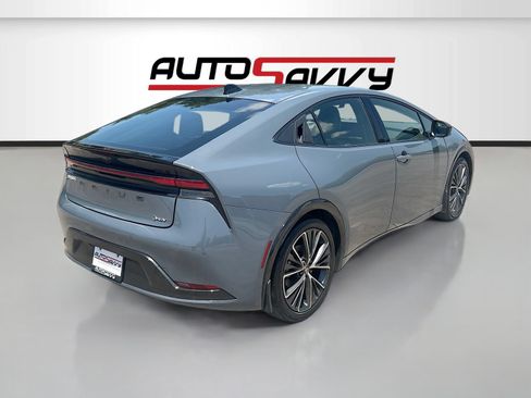 Used 2026 Toyota Prius XLE FWD image 7