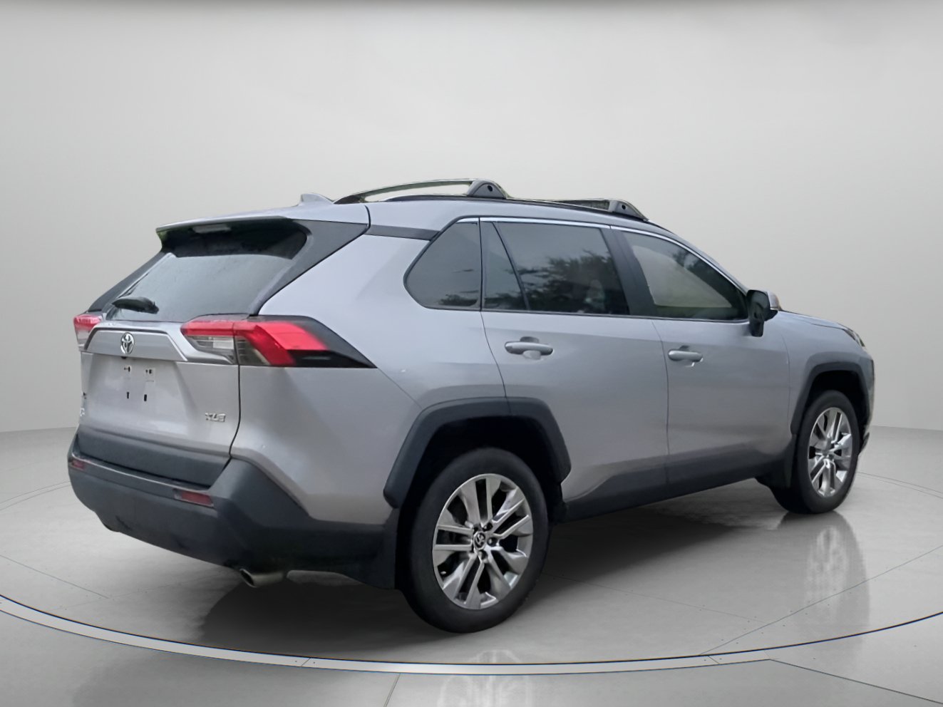 Used 2025 Toyota RAV4 XLE Premium w/ Weather Package FWD image 28