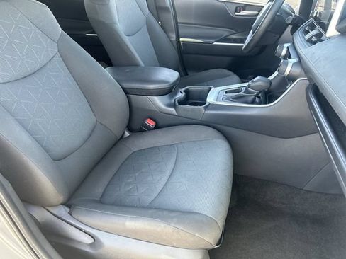 Used 2025 Toyota RAV4 XLE FWD image 11