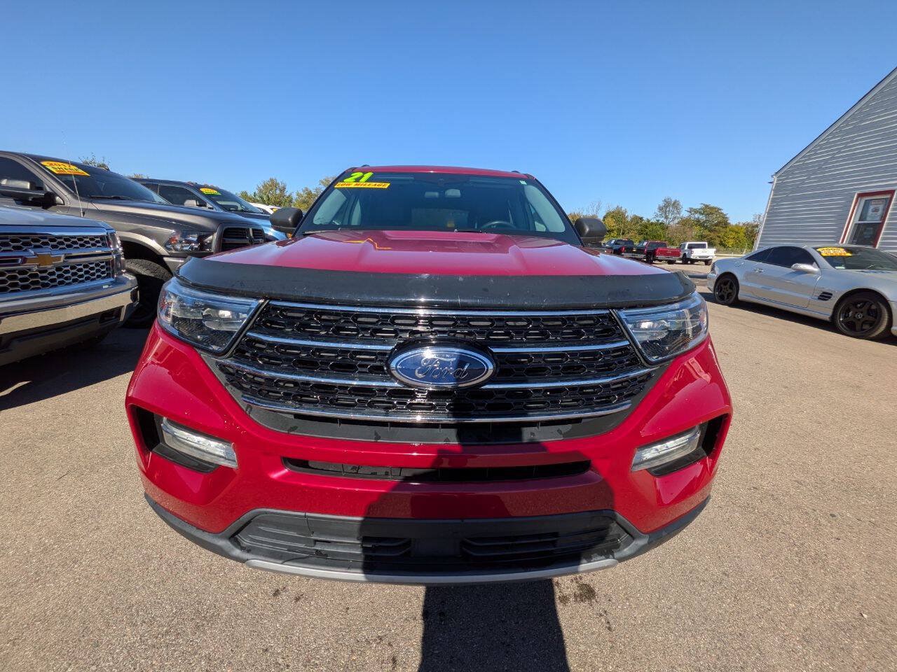 Used 2021 Ford Explorer XLT w/ Equipment Group 202A AWD/4WD image 5
