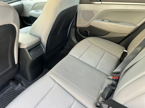 Used 2018 Hyundai Elantra Value Edition FWD image 9