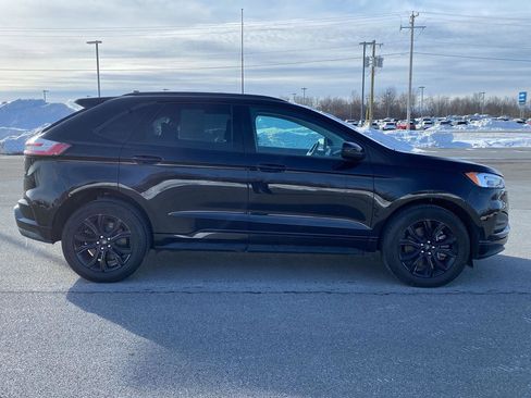 Used 2024 Ford Edge SE w/ Black Appearance Package image 8