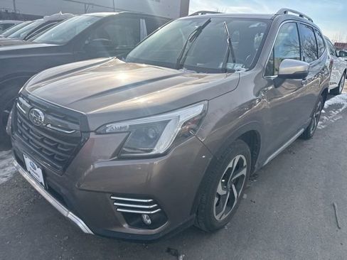 Used 2023 Subaru Forester Touring image 4