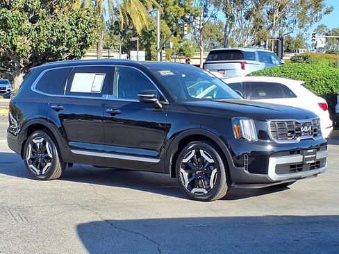 Certified 2023 Kia Telluride S w/ S Sunroof Package image 7