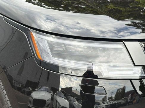 New 2026 Land Rover Range Rover SV AWD/4WD image 8