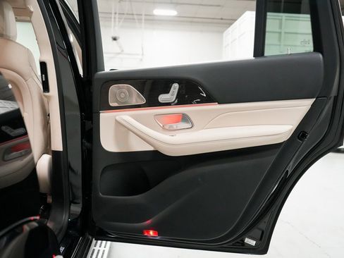 Used 2021 Mercedes-Benz GLS 580 4MATIC image 25