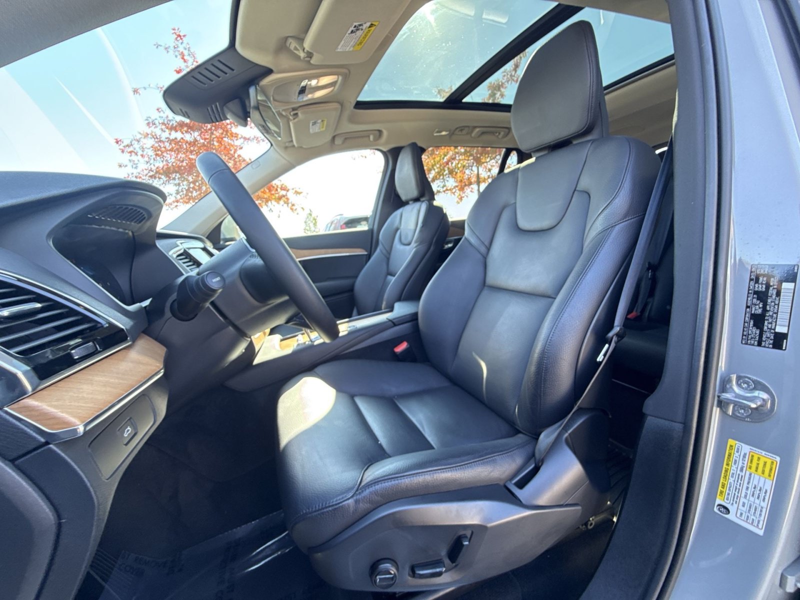 Used 2024 Volvo XC90 B5 Plus w/ Protection Package Premier AWD/4WD image 13