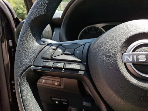 Certified 2023 Nissan Kicks S FWD image 22
