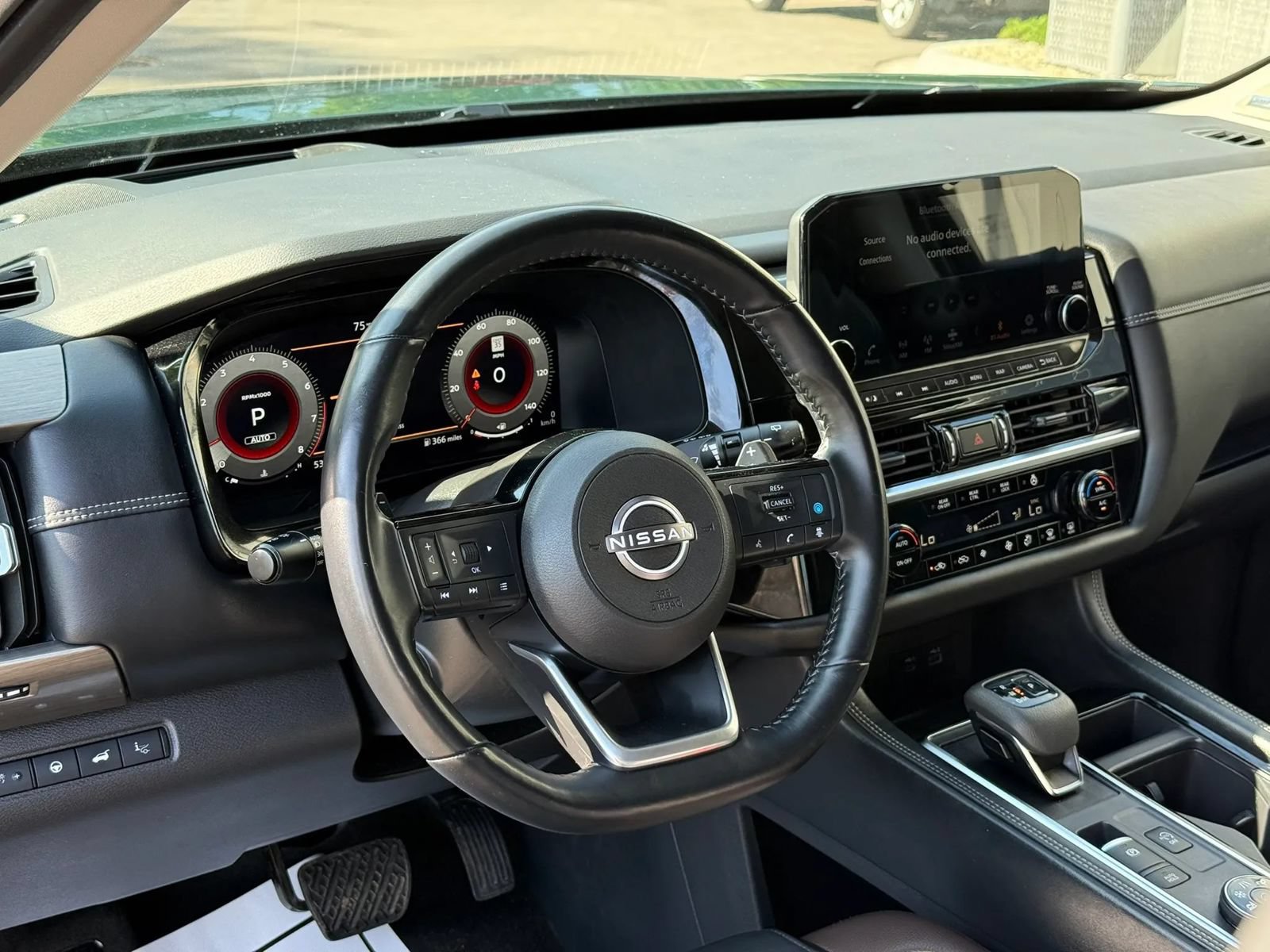 Used 2023 Nissan Pathfinder Platinum AWD/4WD image 11