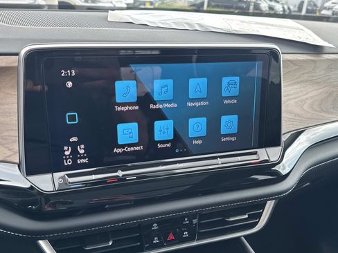 New 2026 Volkswagen Atlas SE FWD image 19