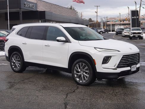 Used 2025 Buick Enclave Preferred w/ Power Package image 68