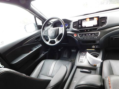 Certified 2023 Honda Passport TrailSport image 7