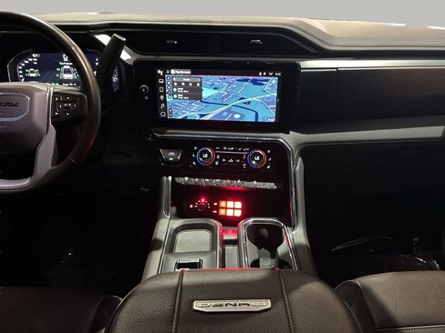 Used 2024 GMC Sierra 2500 Denali w/ Denali Reserve Package image 15