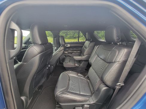 Used 2020 Ford Explorer ST w/ ST Street Pack AWD/4WD image 28