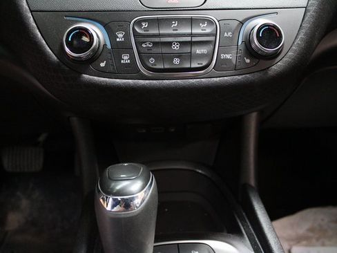 Used 2019 Chevrolet Malibu LT image 17