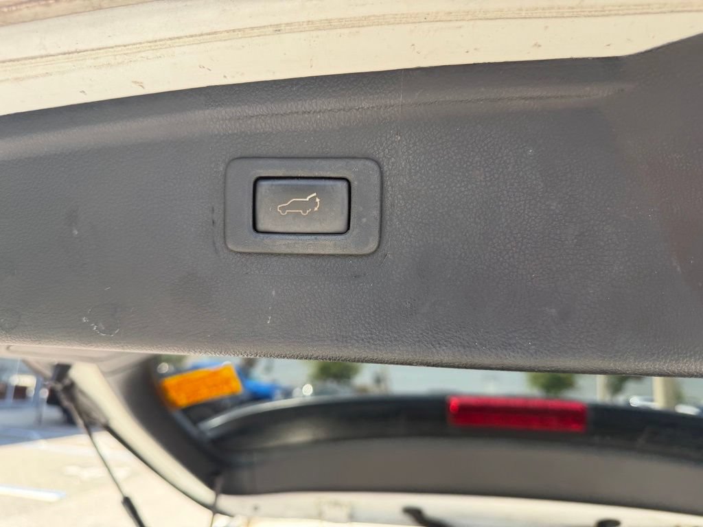 Used 2017 Subaru Outback 2.5i Limited w/ Popular Package #5 AWD/4WD image 8