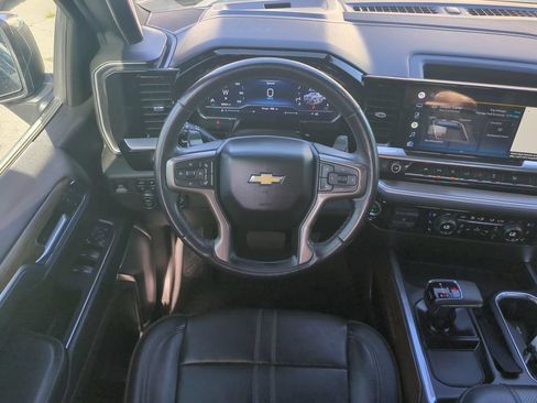 Used 2022 Chevrolet Silverado 1500 High Country w/ High Country Premium Package AWD/4WD image 18