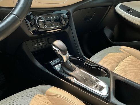 Used 2020 Buick Encore GX Essence w/ Experience Buick Package AWD/4WD image 17