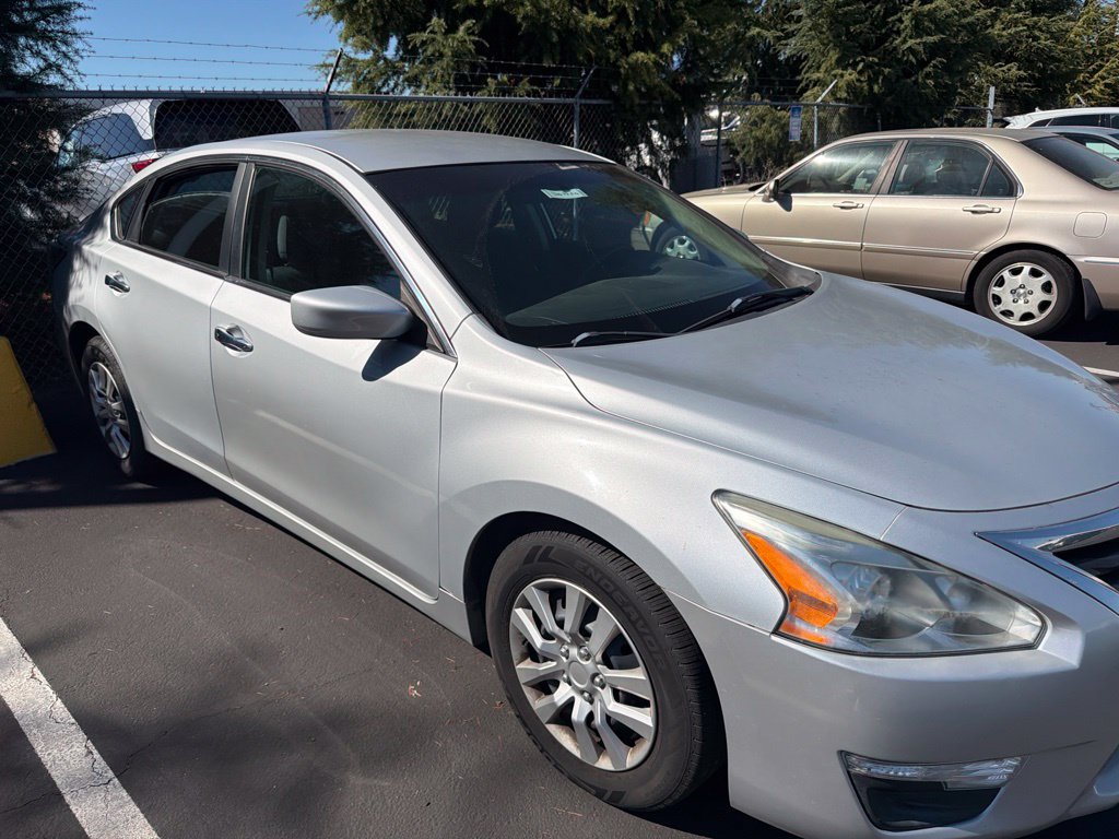 Used 2015 Nissan Altima 2.5 S w/ Power Driver Seat Package FWD image 3