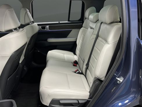 Used 2025 Hyundai Santa Fe Limited AWD/4WD image 22