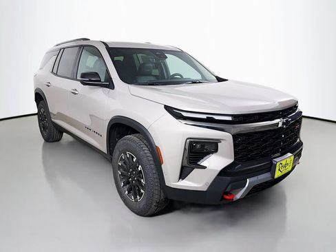 New 2026 Chevrolet Traverse Z71 w/ Enhanced Driving Package AWD/4WD image 3