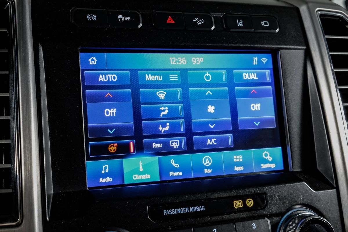 Used 2020 Ford F350 Platinum w/ FX4 Off-Road Package AWD/4WD image 29