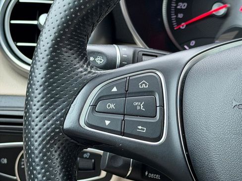 Used 2018 Mercedes-Benz GLC 300 4MATIC image 18