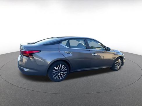 Used 2025 Nissan Altima 2.5 SV image 15