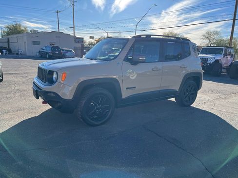 Used 2017 Jeep Renegade Trailhawk image 10