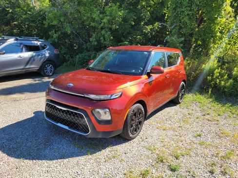 Used 2020 Kia Soul LX FWD image 1