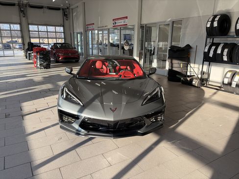 Used 2023 Chevrolet Corvette Stingray Premium Conv w/ Z51 Performance Package image 2